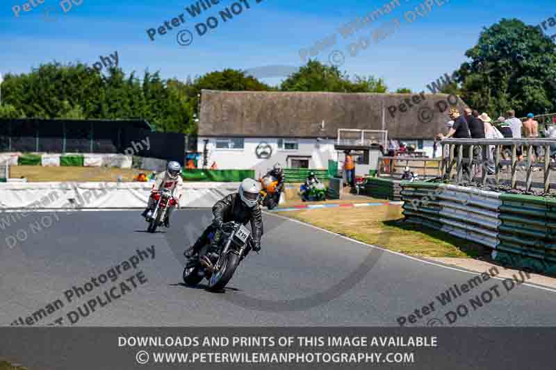 Vintage motorcycle club;eventdigitalimages;mallory park;mallory park trackday photographs;no limits trackdays;peter wileman photography;trackday digital images;trackday photos;vmcc festival 1000 bikes photographs